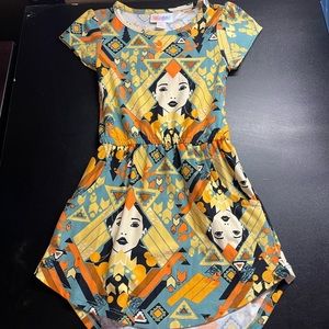 LULAROE MAE Girls DISNEY POCAHONTAS PRINT DISNEY DRESS SIZE 2 EXCELLENT (B4)